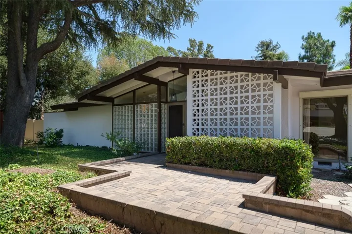 1036 W Donington Street, Glendora, California 91741