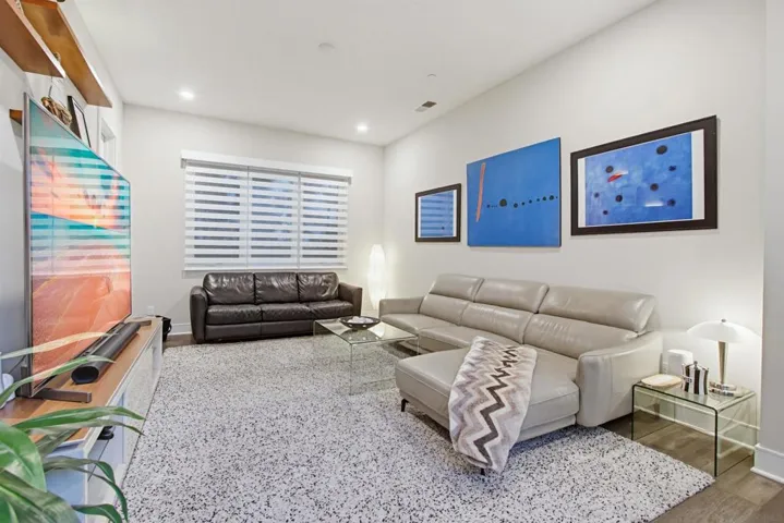 6431 Meadowbrush, San Diego, California 92130