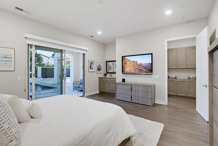 6431 Meadowbrush, San Diego, California 92130