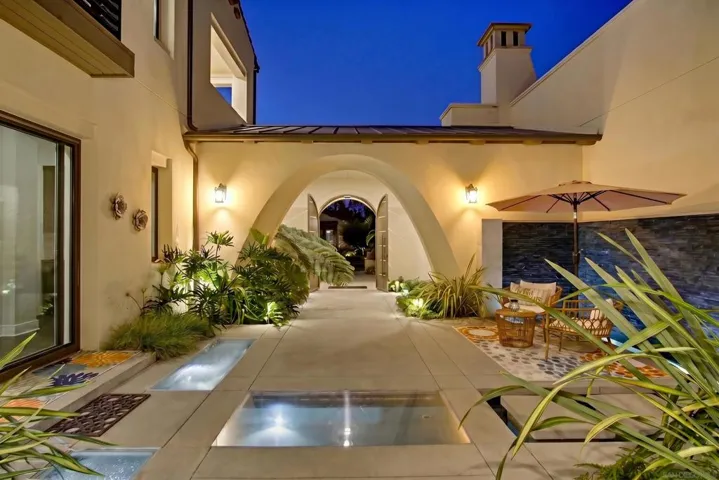6431 Meadowbrush, San Diego, California 92130