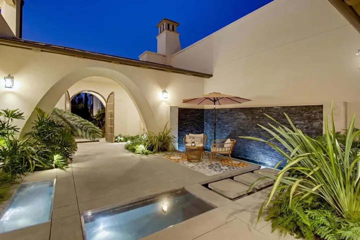 6431 Meadowbrush, San Diego, California 92130