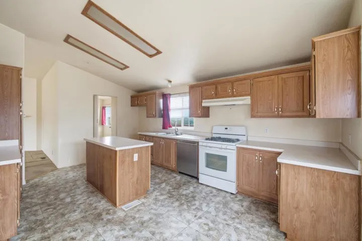 800 Dolan Road 19, Freedom, California 95019