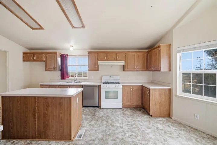800 Dolan Road 19, Freedom, California 95019