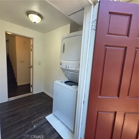 5432 Woodlake Avenue N, Woodland Hills, California 91367