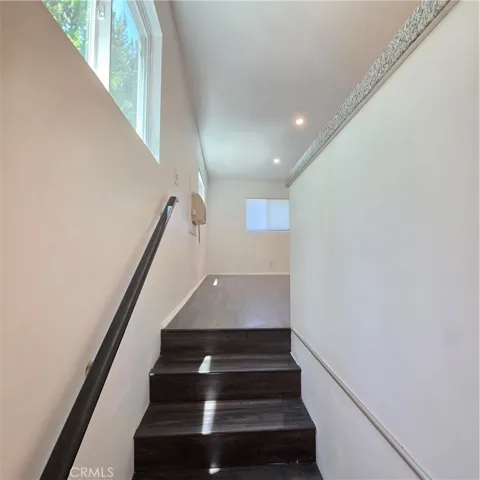 5432 Woodlake Avenue N, Woodland Hills, California 91367