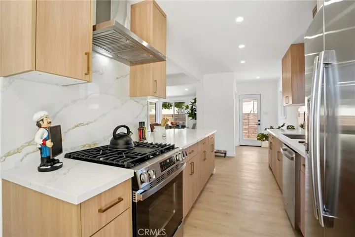 13907 13909 Wyandotte Street, Van Nuys, California 91405