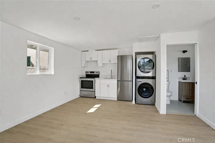 13907 13909 Wyandotte Street, Van Nuys, California 91405