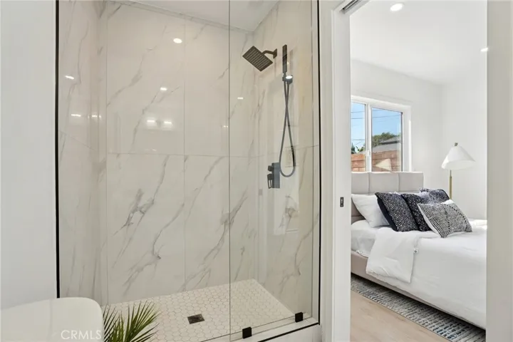 13907 13909 Wyandotte Street, Van Nuys, California 91405