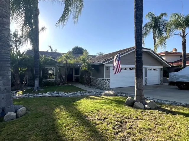 30027 Swan Point, Canyon Lake, California 92587