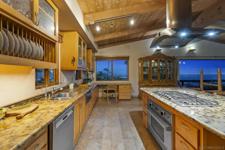5832 La Jolla Corona Dr, La Jolla, California 92037