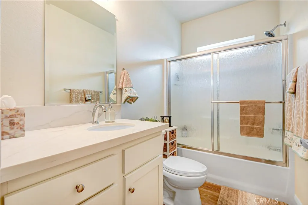 2nd Bathroom off hallway