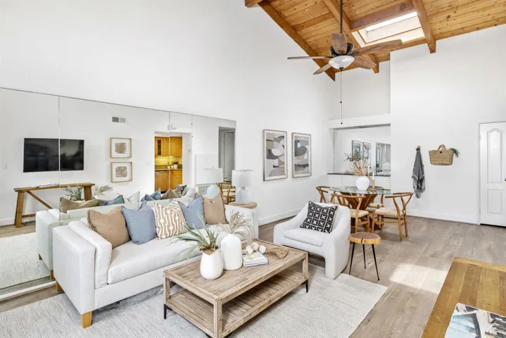940 Sealane Drive 9, Encinitas, California 92024