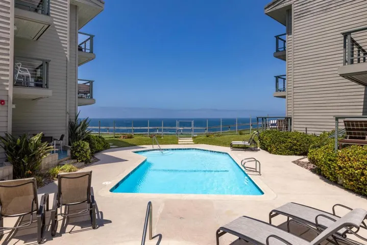 940 Sealane Drive 9, Encinitas, California 92024