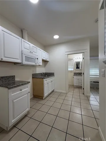 718 Chestnut Avenue 15, Long Beach, California 90813