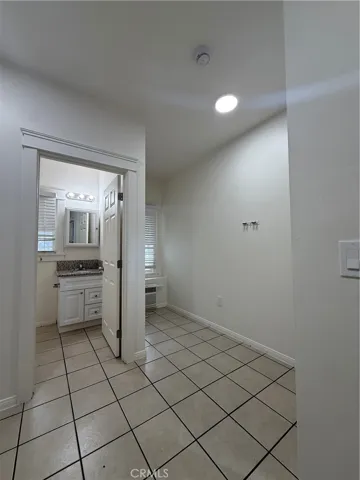 718 Chestnut Avenue 15, Long Beach, California 90813