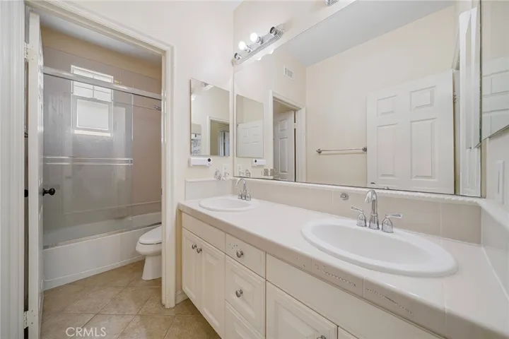 upstairs hallway bath