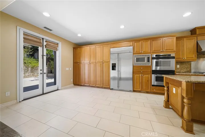 kitchen with French door led to back yard