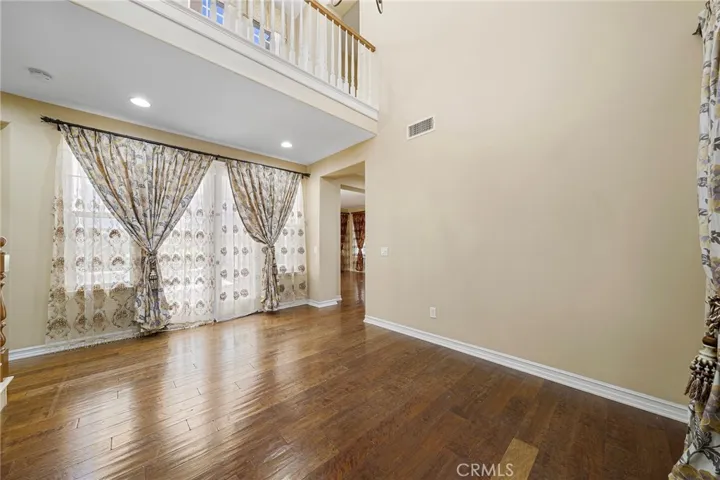 formal dining room led to french door