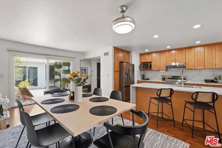8977 Riderwood Drive, Sunland, California 91040
