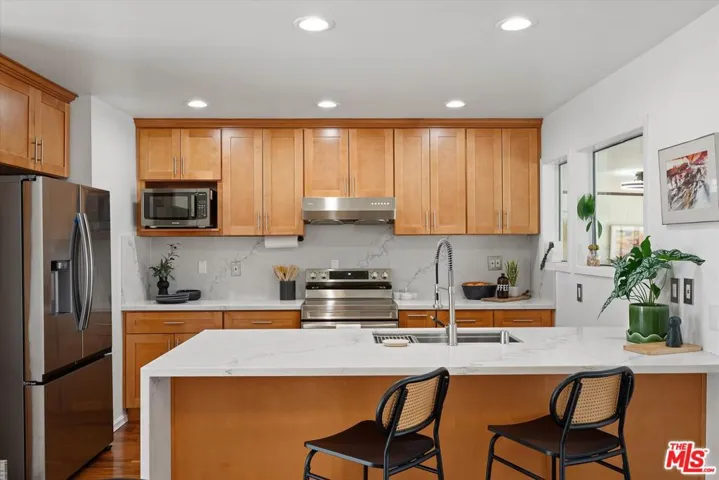 8977 Riderwood Drive, Sunland, California 91040