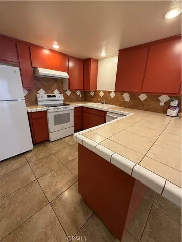 2700 N Brea Boulevard 7, Fullerton, California 92835