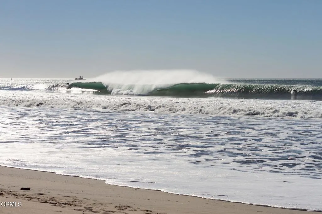 57-web-or-mls-UpmarketMedia-Surf