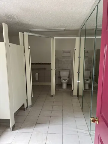 8223 S Main, Los Angeles, California 90003