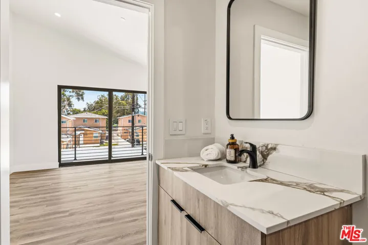 14254 Mccormick Street, Sherman Oaks, California 91401