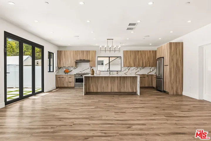 14254 Mccormick Street, Sherman Oaks, California 91401