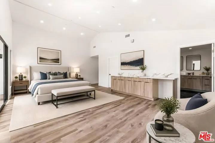 14254 Mccormick Street, Sherman Oaks, California 91401