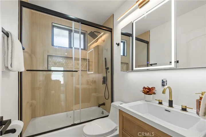 11412 Broaded St., Santa Fe Springs, California 90670