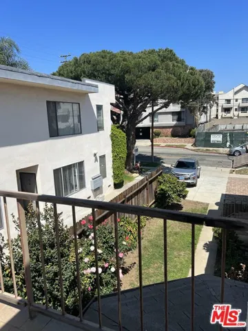 1823 Overland Avenue, Los Angeles, California 90025