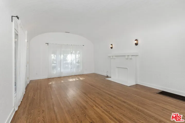 1293 S Sycamore Avenue, Los Angeles, California 90019