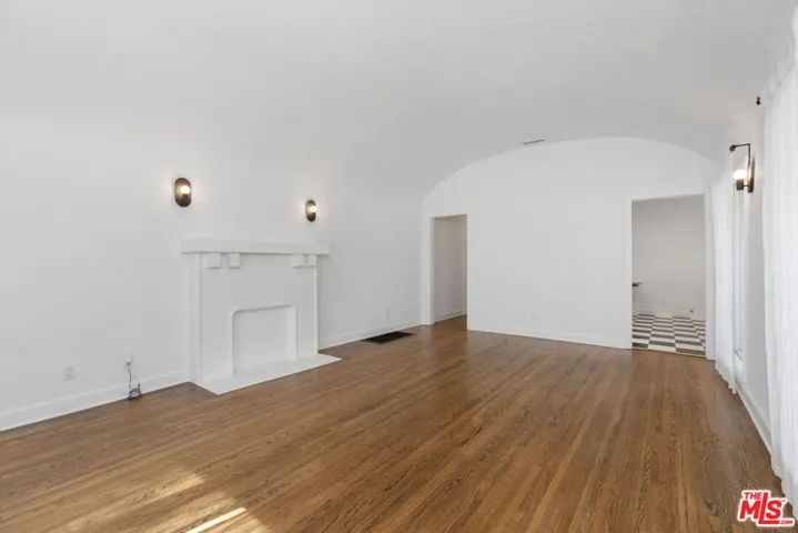 1293 S Sycamore Avenue, Los Angeles, California 90019