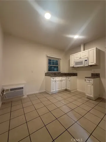 718 Chestnut Avenue 12, Long Beach, California 90813