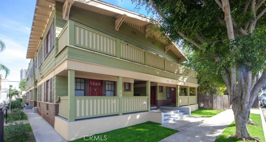 718 Chestnut Avenue 12, Long Beach, California 90813