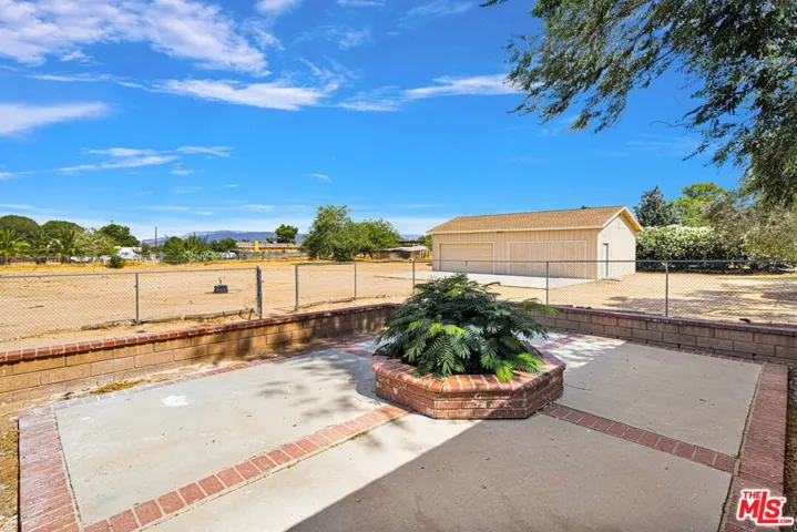 10609 8th Avenue, Hesperia, California 92345
