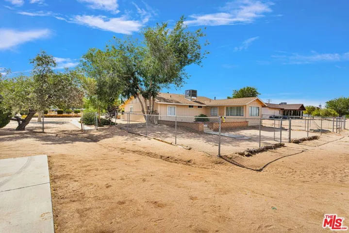10609 8th Avenue, Hesperia, California 92345