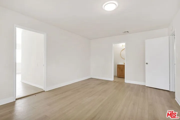 10609 8th Avenue, Hesperia, California 92345