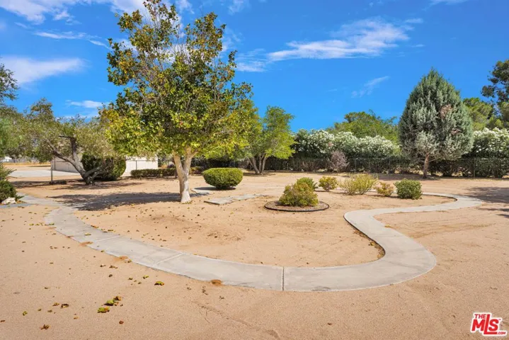 10609 8th Avenue, Hesperia, California 92345