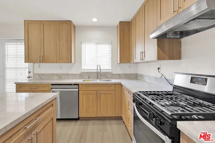 10609 8th Avenue, Hesperia, California 92345