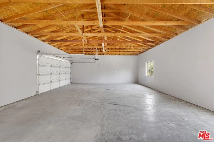 10609 8th Avenue, Hesperia, California 92345