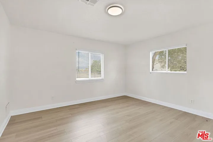 10609 8th Avenue, Hesperia, California 92345