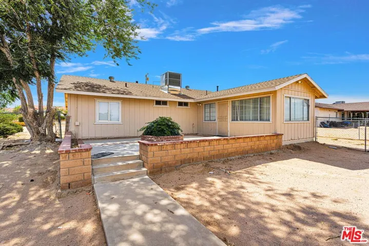 10609 8th Avenue, Hesperia, California 92345