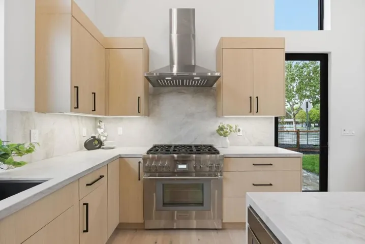 702 Ellsworth Place, Palo Alto, California 94306