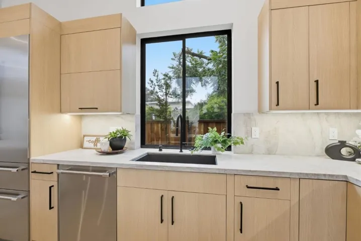 702 Ellsworth Place, Palo Alto, California 94306