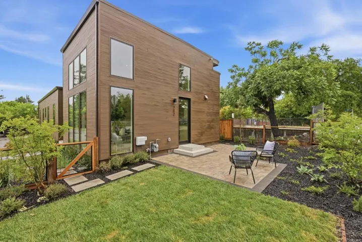 702 Ellsworth Place, Palo Alto, California 94306