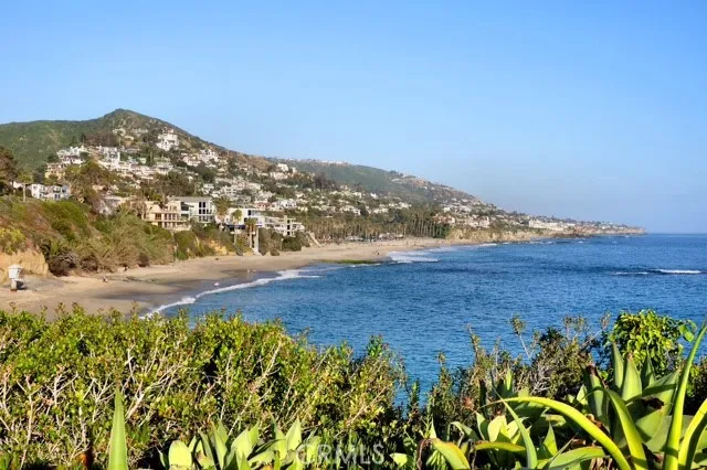 Laguna Beach just 7 miles away