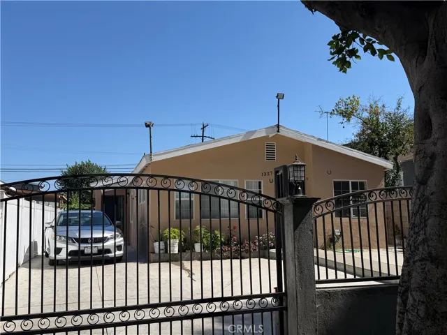 1329 E 56th, Los Angeles, California 90011