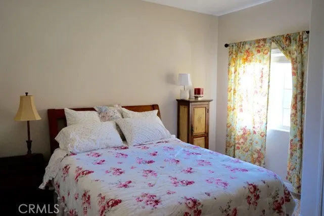 Main  Bedroom with walkin Closet